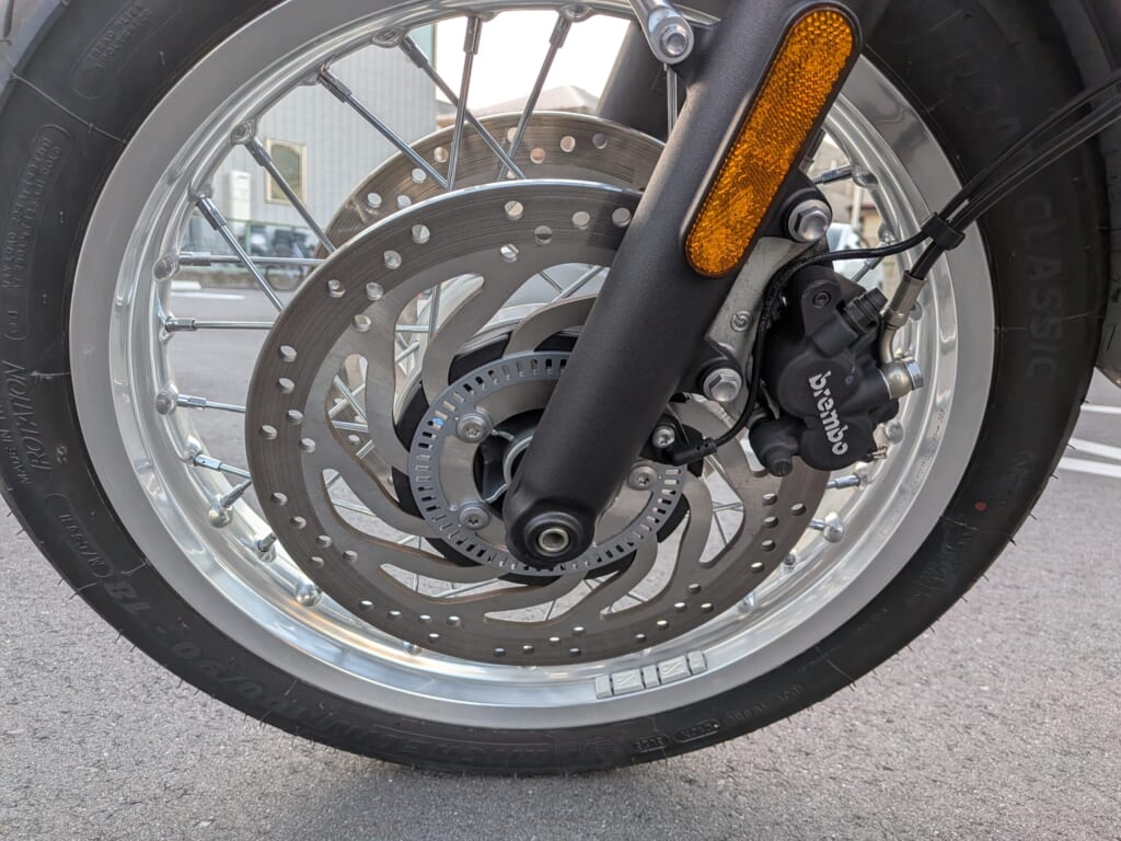 前輪部(ABS・Brembo標準装備)