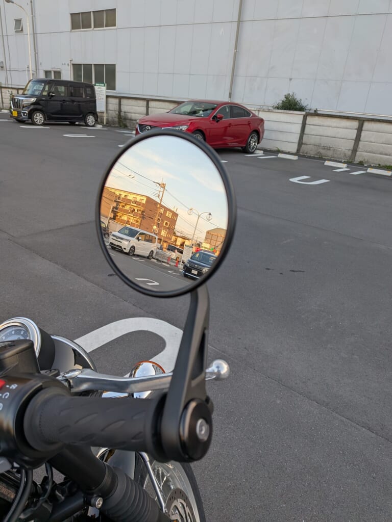 視認性の良いバーエンドミラー