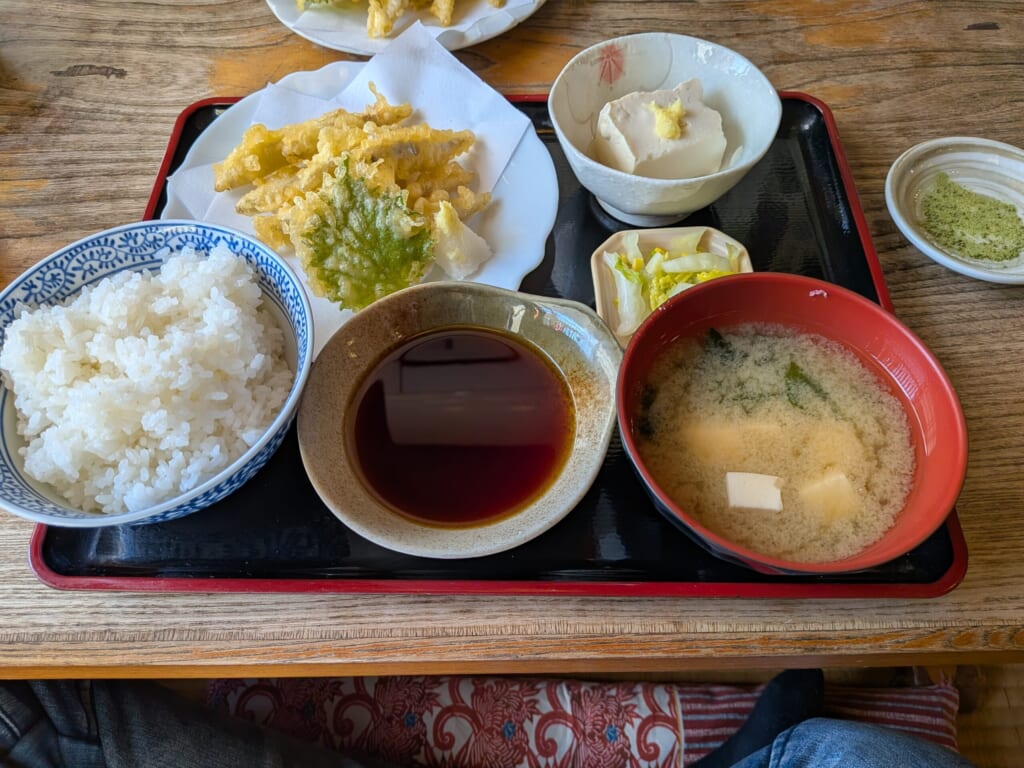 わかさぎ天ぷら定食 (税込1,050円)